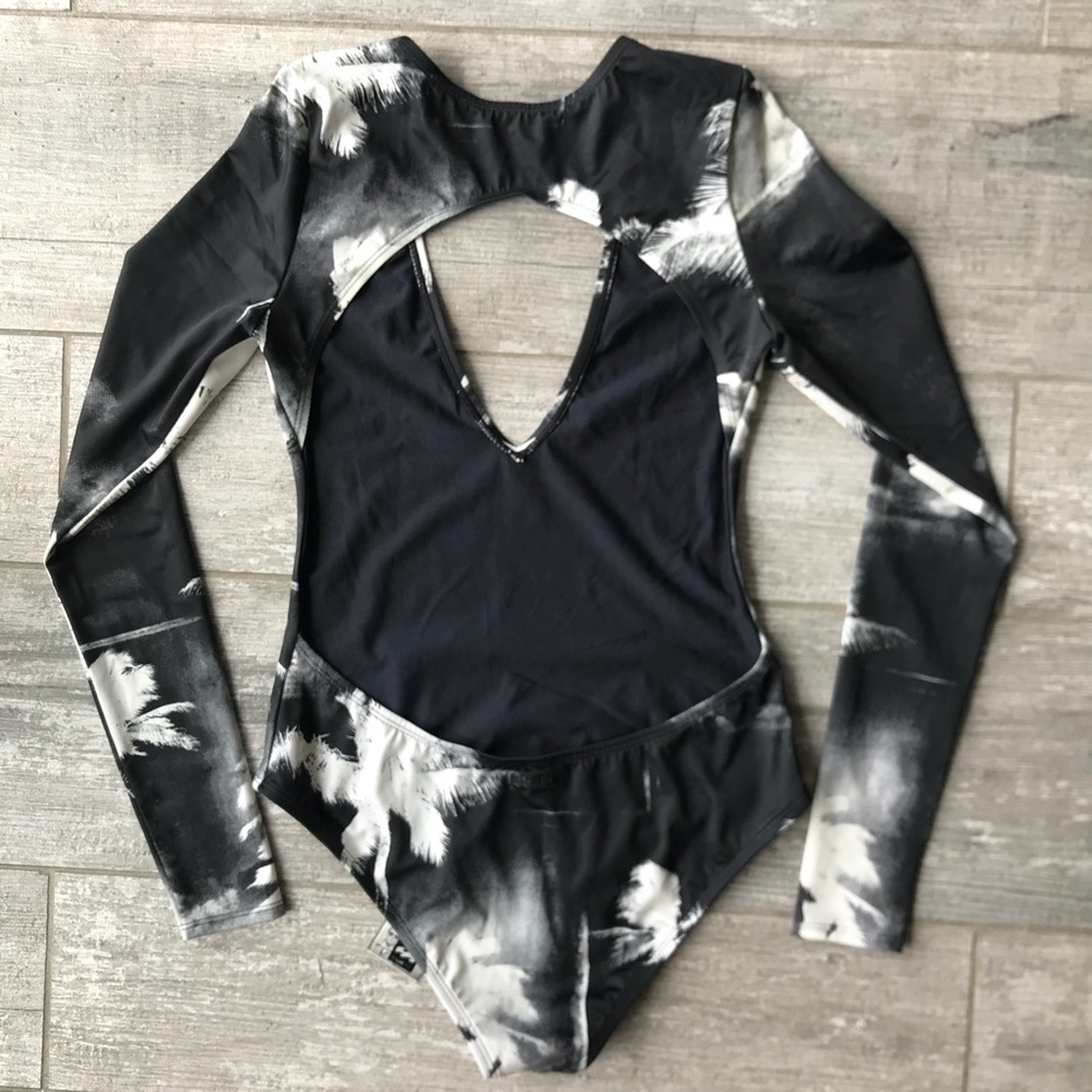 π₯π₯BILLABONG - WARHOL BODY SUITπ₯π₯ - Picture 4 of 4